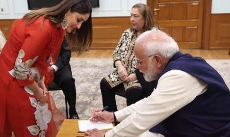 Prime Minister Narendra Modi, Saif Ali Khan, Kareena Kapoor, Alia Bhatt, Neetu Kapoor, Karishma Kapoor, Reema Jain, Raj Kapoor, Ranbir Kapoor