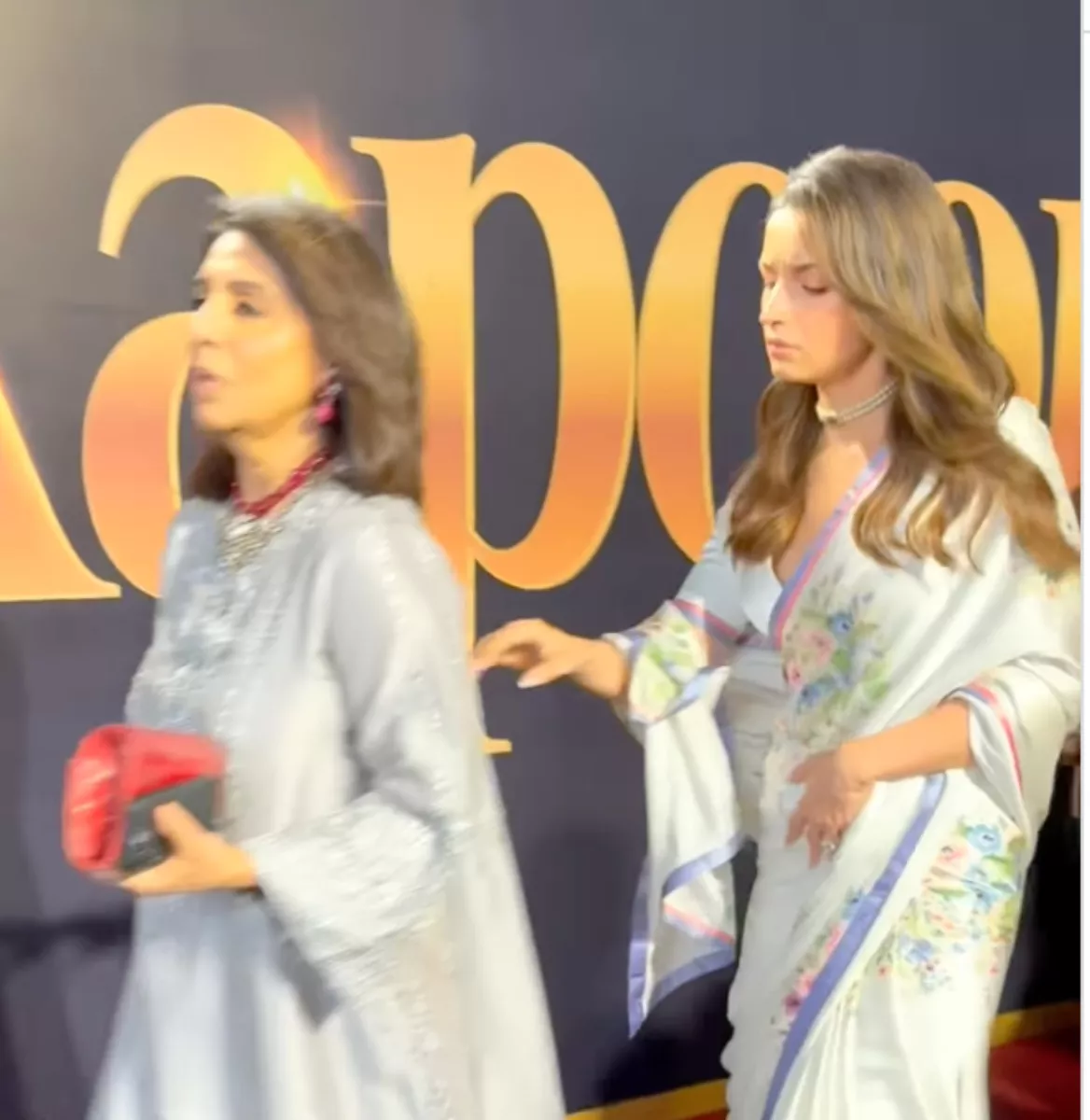 Alia Bhatt gets ignored by neetu kapoor