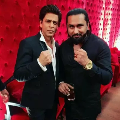 Yo Yo Honey Singh reveals whether Shah Rukh Khan slapped him or not during their Chicago tour and explained why he hit himself with a coffee mug