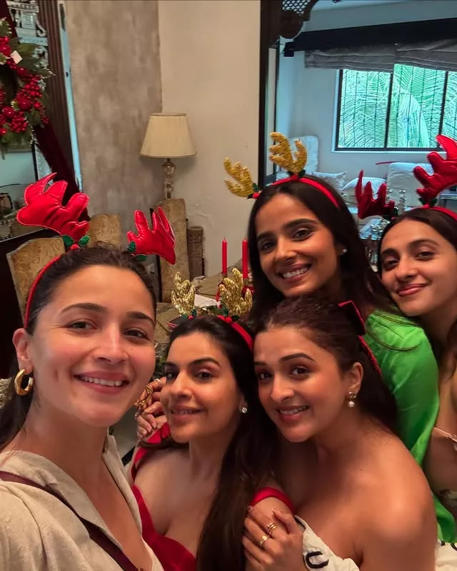 Alia Bhatt, Ranbir Kapoor, Raha Kapoor, Neetu Kapoor, Soni Razdan, Shaheen Bhatt