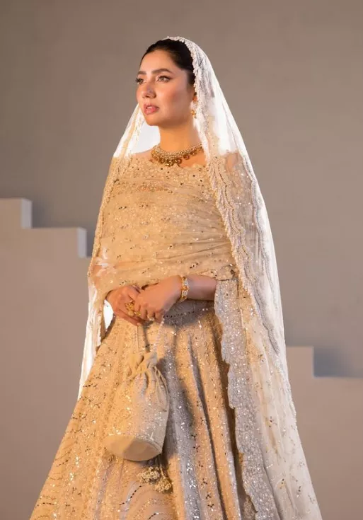 Indian Bride Wearing Anushka Sharma's Wedding Lehenga