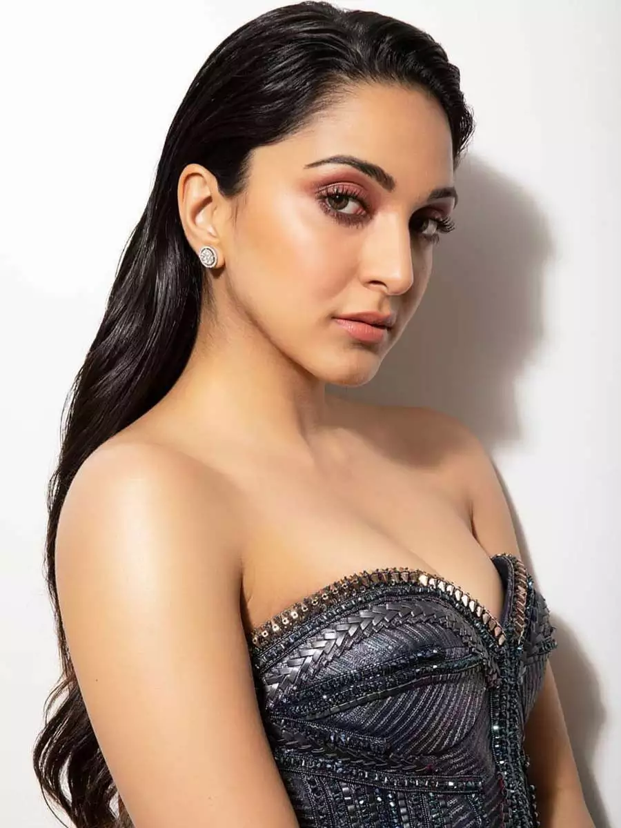 Kiara Advani Once Revealed Her Facial Plastic Surgery Rumours Mentally  Disturbed Her, Netizens React