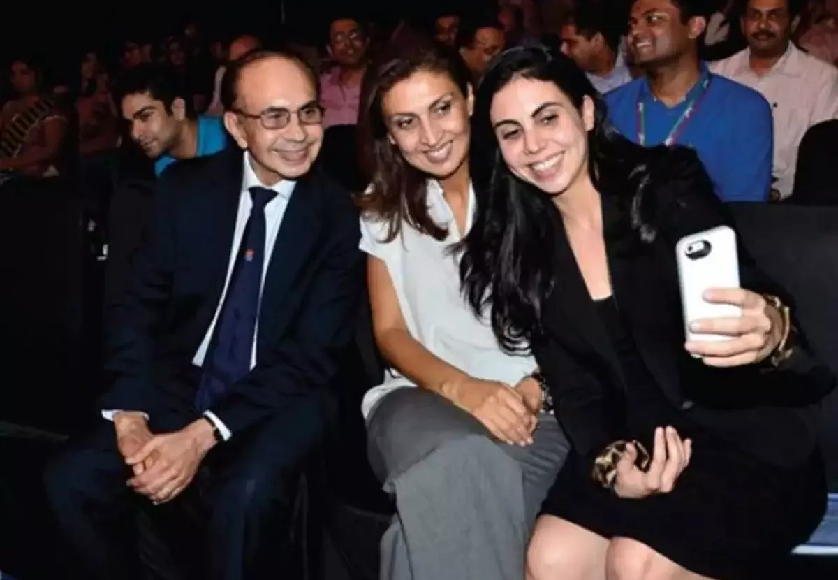 Nisaba Godrej Wiki Education USA Rs 42500 Crore Rs 1200 Net Worth Father Adi Kalpesh Mehta