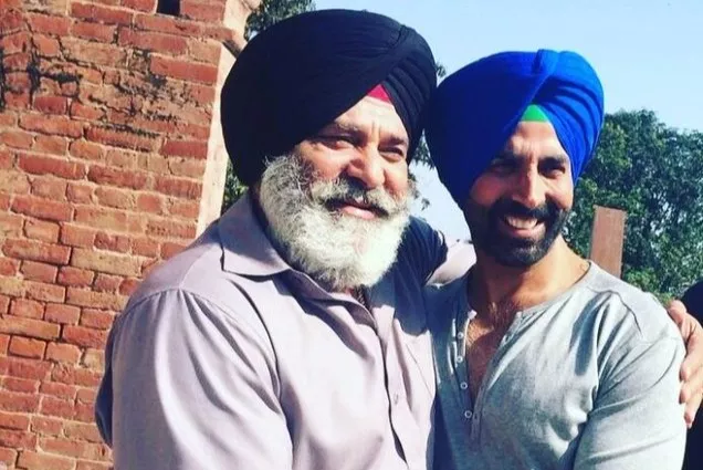 Yograj Singh, Akshay Kumar, Singh Is Bliing