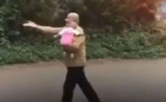 Mother leaves her child in park