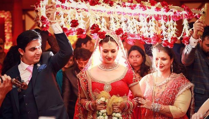 7 'Phoolon Ki Chaadar' Ideas To Make The Bride's Entry A Treat For