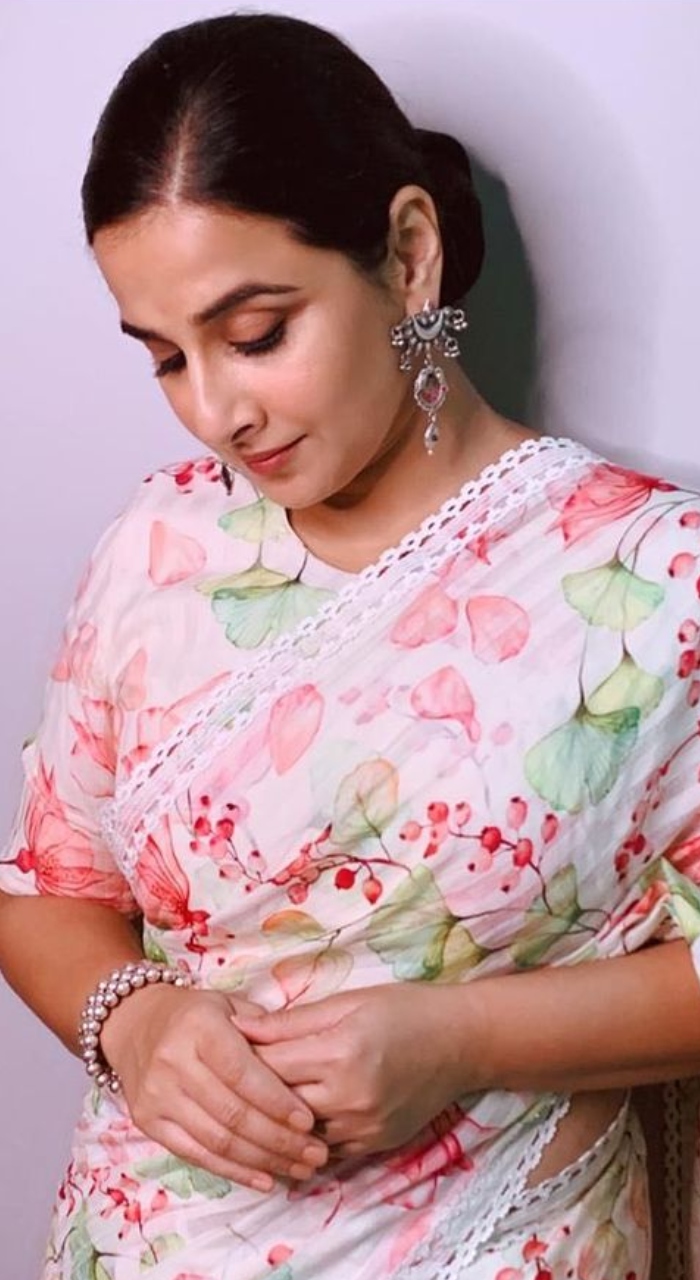 vidya balan gold beads necklace | Jewel wedding, Gold pendant jewelry,  Bridal jewelry sets