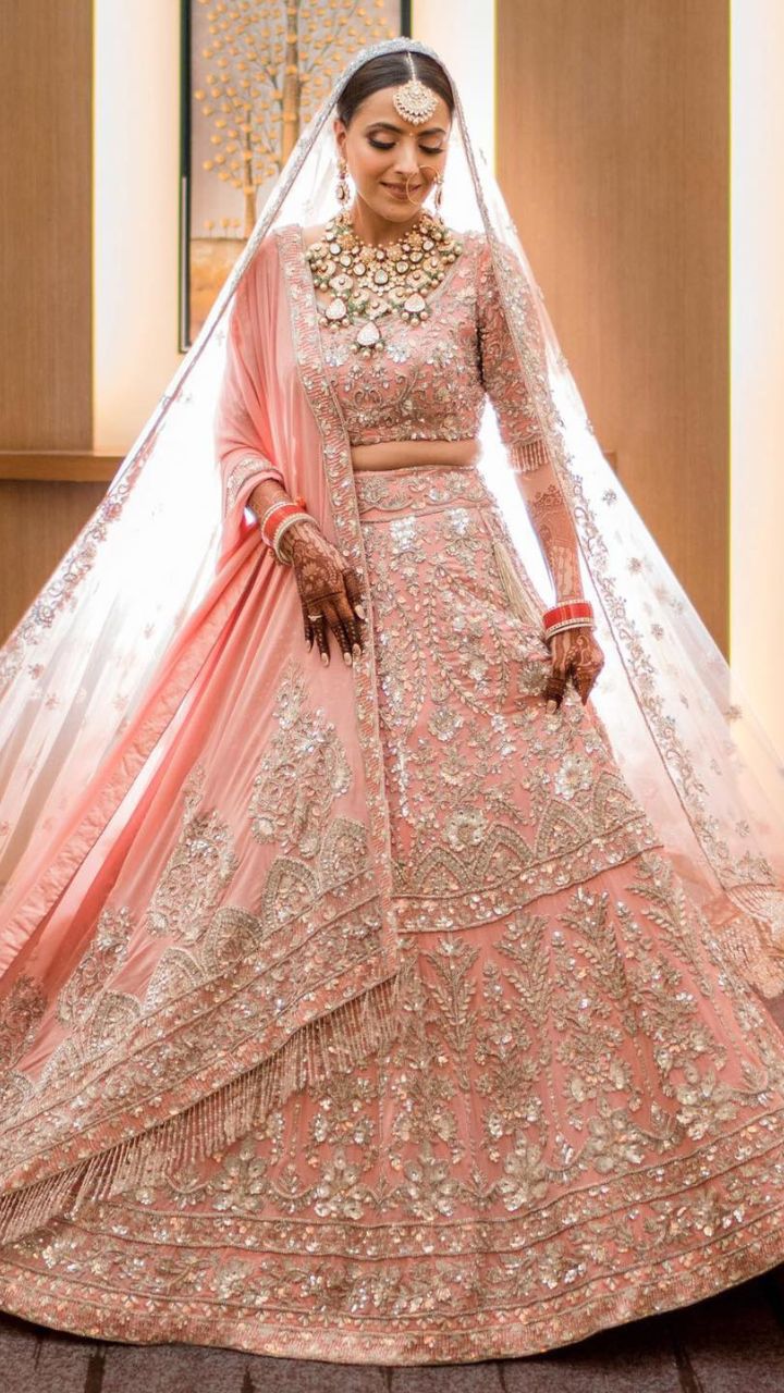 Blush Pink Lehenga Coordinated Diamond Jewellery - Shaadiwish | Pink bridal  lehenga, Bridal necklace designs, Pink bridal