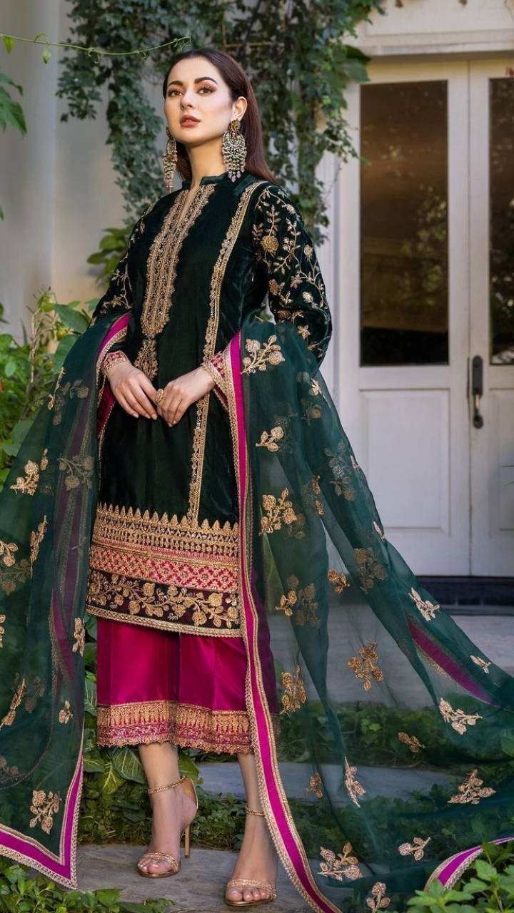 Pishwas Frock Lehenga Green Pakistani Bridal Dress Online – Nameera by  Farooq